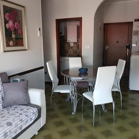 Alba Trilocale Vista Mare - 2 Da Letto Apartman