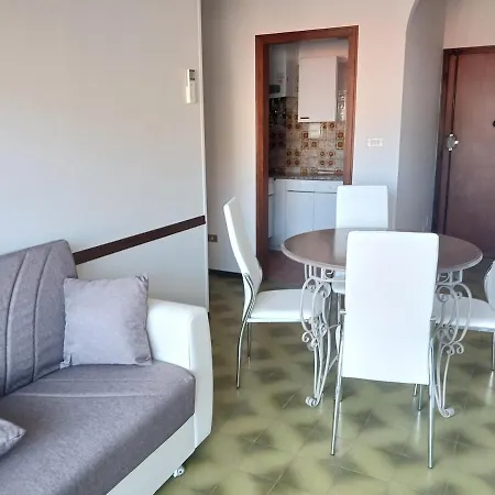 Alba Trilocale Vista Mare - 2 Da Letto Daire Riccione