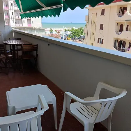 Daire Alba Trilocale Vista Mare - 2 Da Letto Riccione