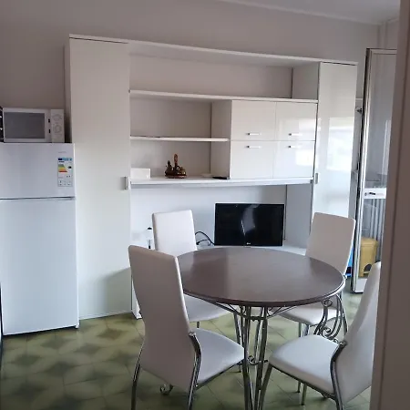 Alba Trilocale Vista Mare - 2 Da Letto Apartment Riccione