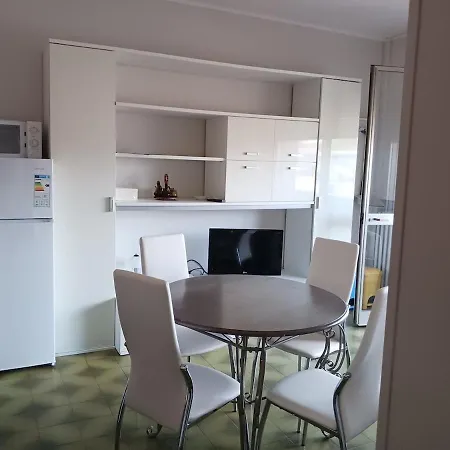 Alba Trilocale Vista Mare - 2 Da Letto Apartment Riccione